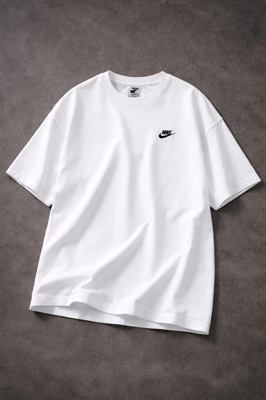 Nike Logolu "White Essential" Oversize Tişört